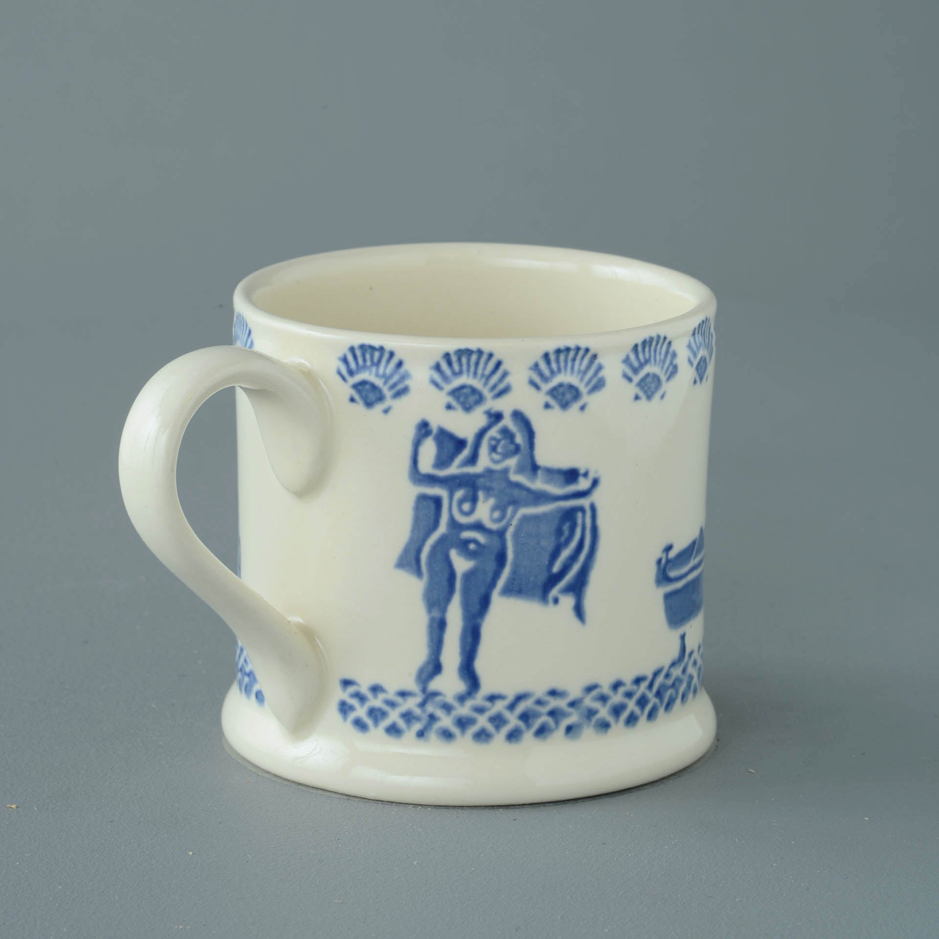 Lady in the bath Mug Large