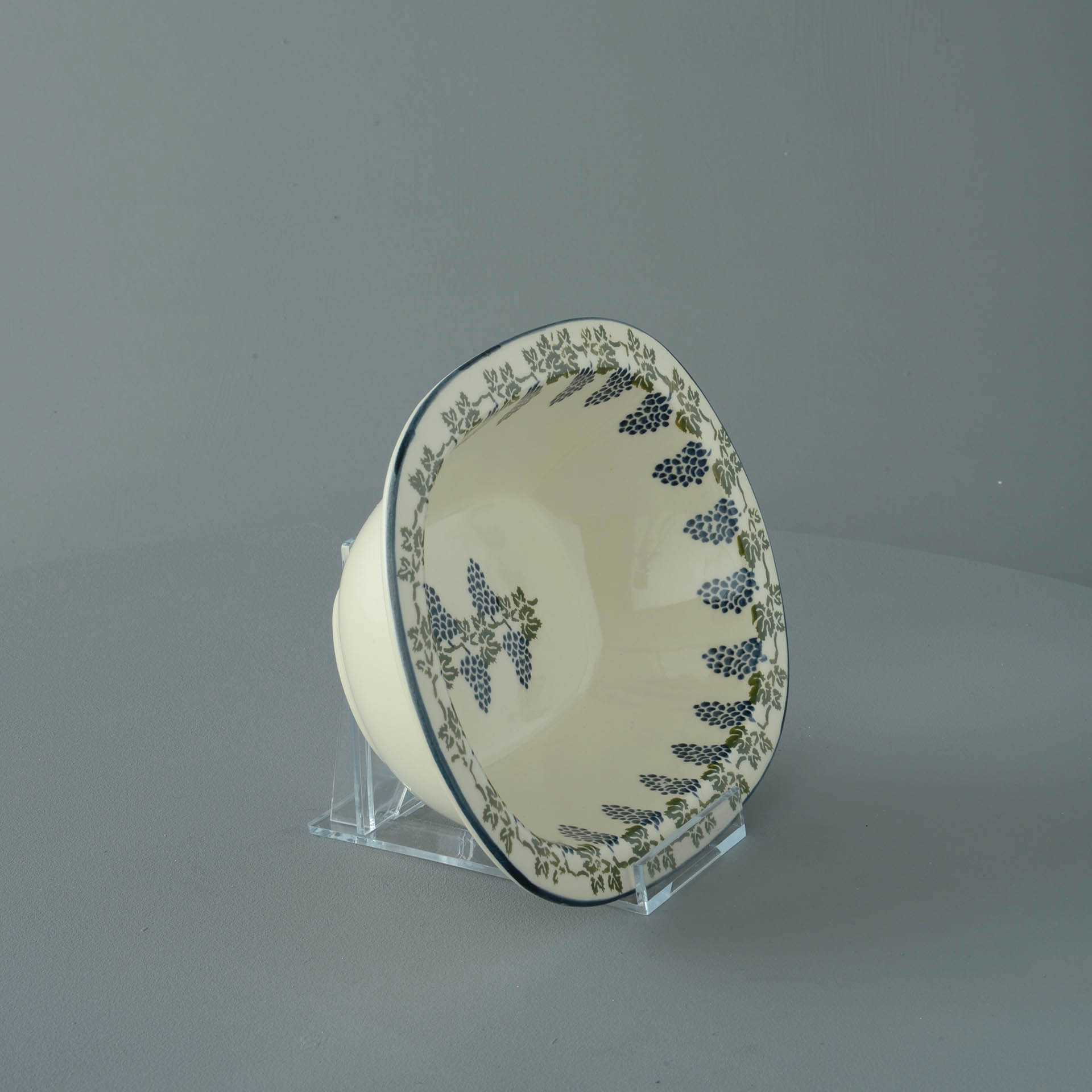 Grapes And Vine Pie Dish - Standard
