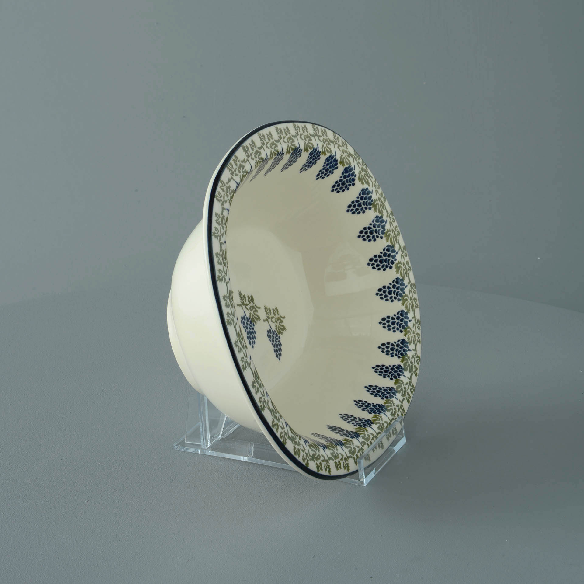 Grapes And Vine Pie Dish - Large