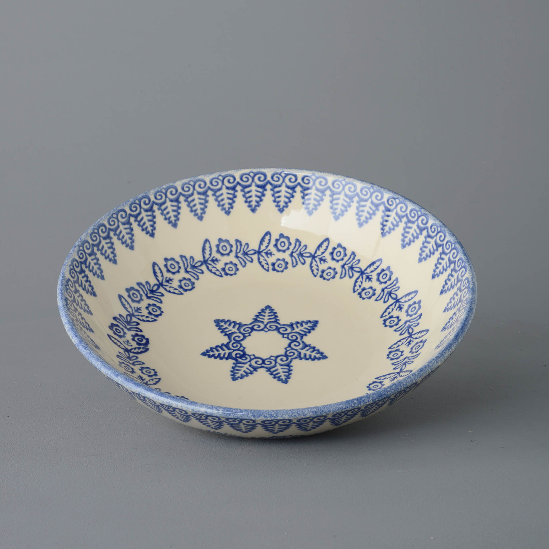 Lacey Blue Serving Dish Round