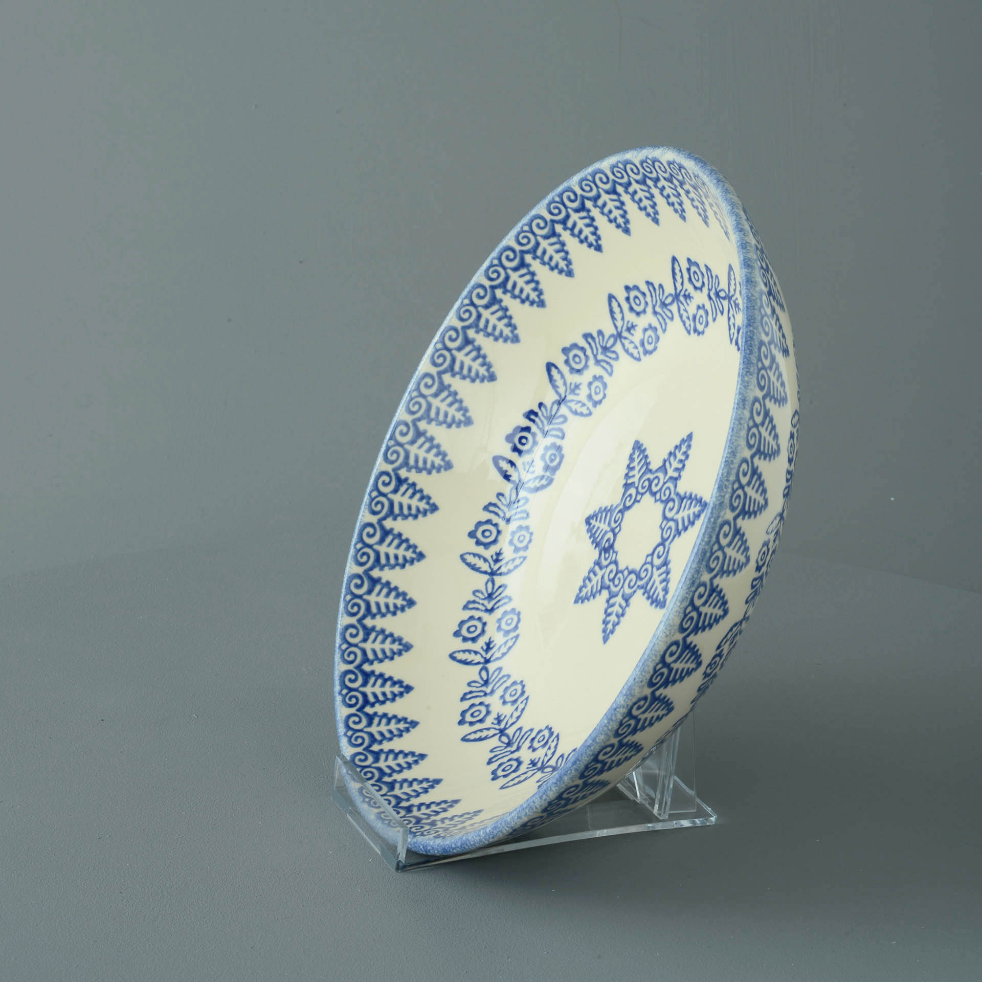 Lacey Blue Serving Dish Round