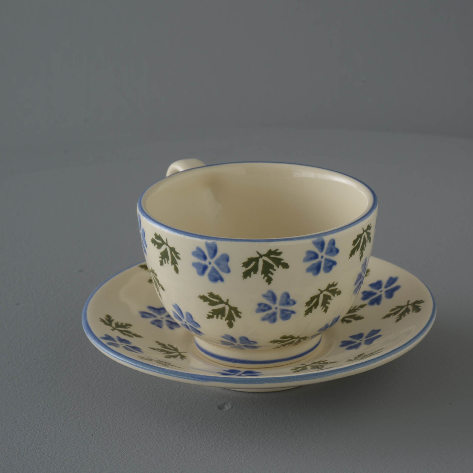 Geranium Cup & Saucer - Breakfast Size