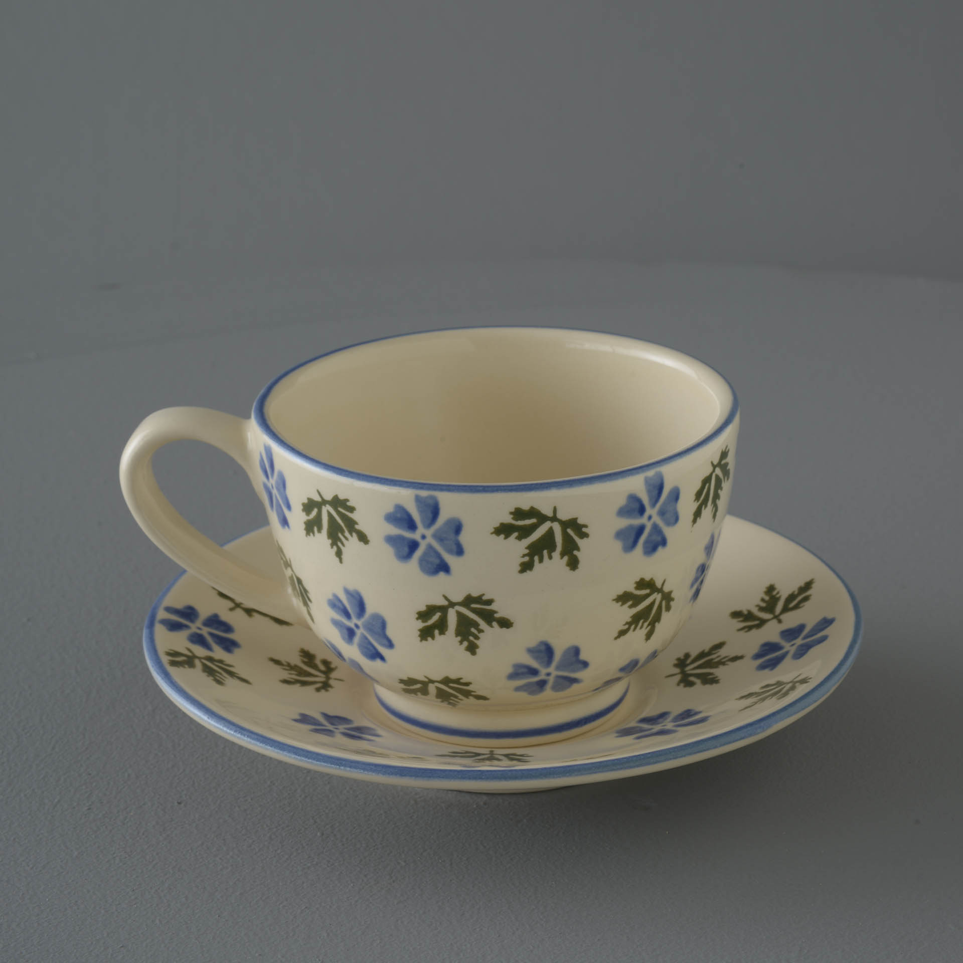 Geranium Cup & Saucer - Breakfast Size